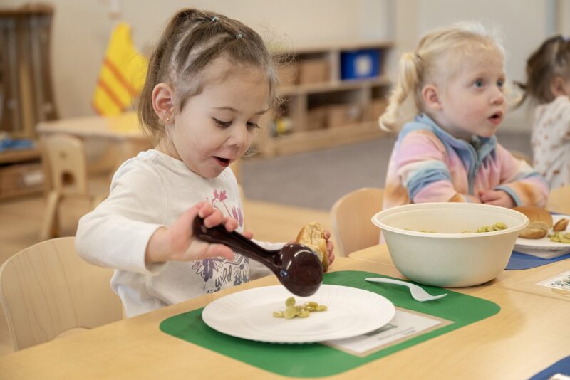 Child eating lunch